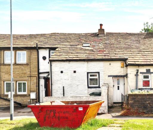 1 bed property, in 11 Back Lane, £25,000