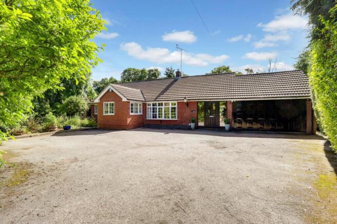 3 bed property, in North Road, £650,000
