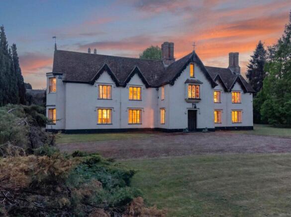 10 bed property, in The Priory, £900,000