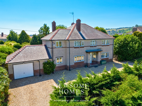 5 bed property, in Pen Y Maes Road, £425,000