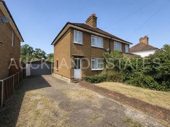 3 bed property, in Park Avenue, £525,000