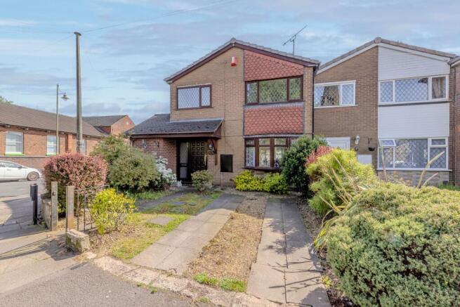 3 bed property, in Garden Street, £235,000