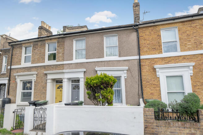3 bed property, in Malpas Road, £800,000