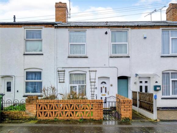 2 bed property, in Spencer Street, £150,000
