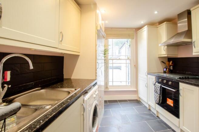 3 bed property, in 1 Arnold Place 10 Fore Street, £147,000
