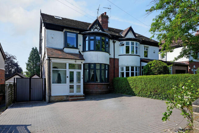 5 bed property, in Knowle Lane, £600,000