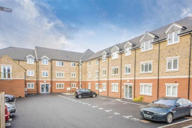 2 bed property, in Chichele Street, £170,000