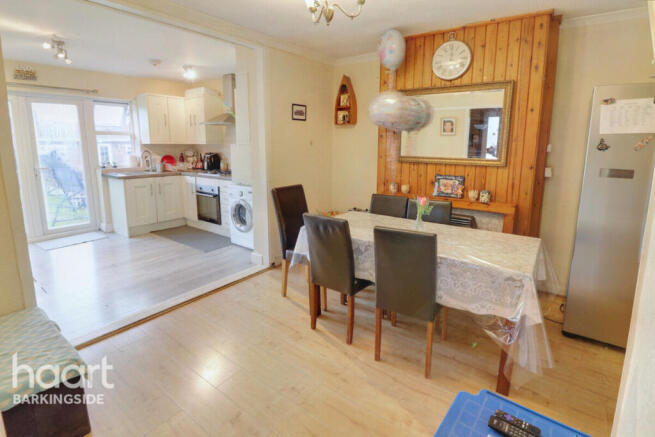 2 bed property, in Belvedere Avenue, £500,000