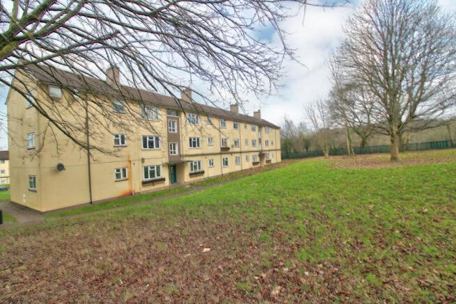 2 bed property, in Sickert Close, £65,000