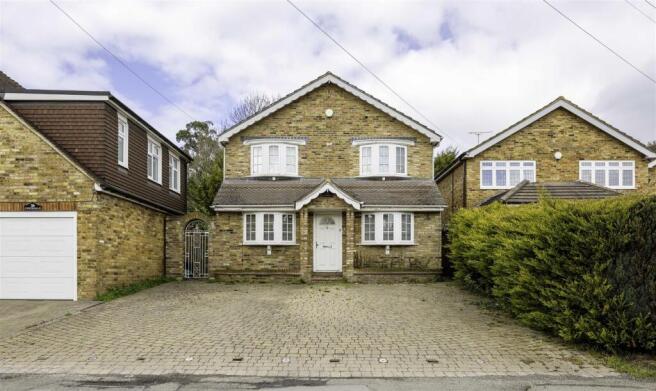 4 bed property, in Lower Road, £900,000