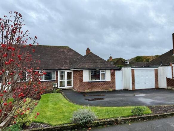 3 bed property, in Oberon Drive, £475,000
