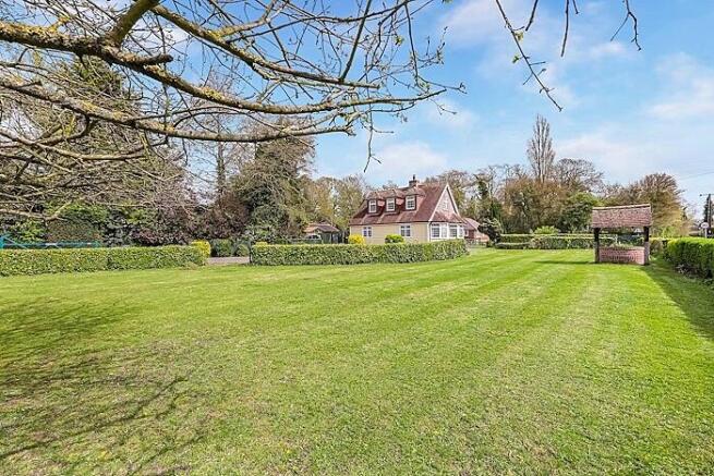 4 bed property, in Fyfield Road, £799,950