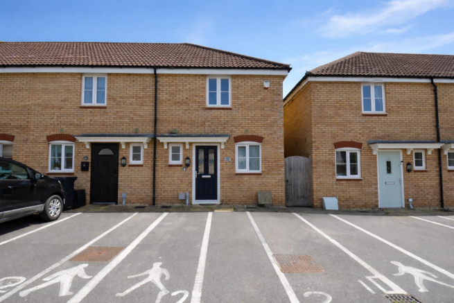 2 bed property, in Bugle Way, £205,000