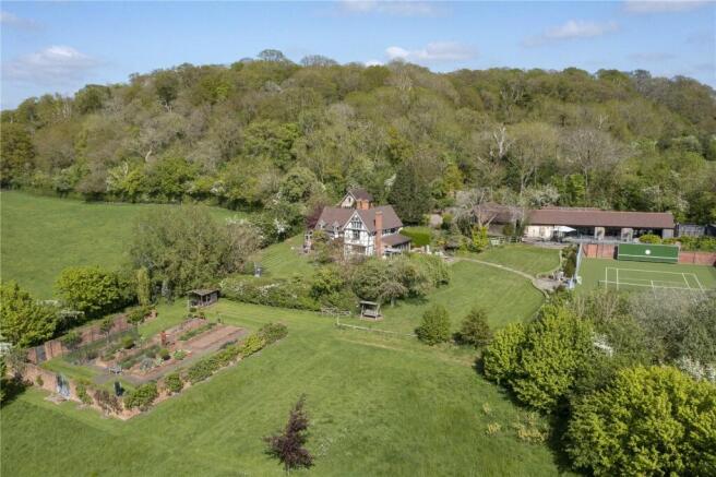 5 bed property, in Hanbury, £1,600,000
