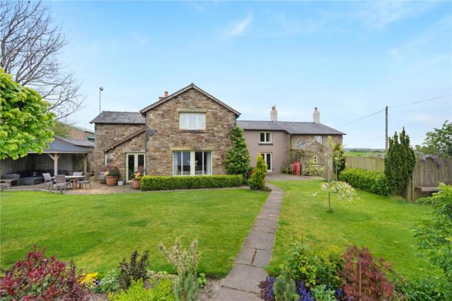 6 bed property, in Syke House Lane, £710,000