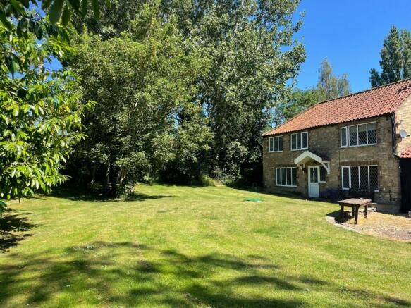 4 bed property, in Washdyke Lane, £350,000