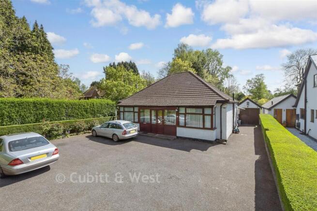 3 bed property, in Salmons Lane West, £700,000