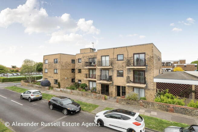 1 bed property, in Sandpiper Court, £190,000