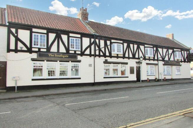 9 bed property, in The Southgate Bed and Breakfast, £650,000
