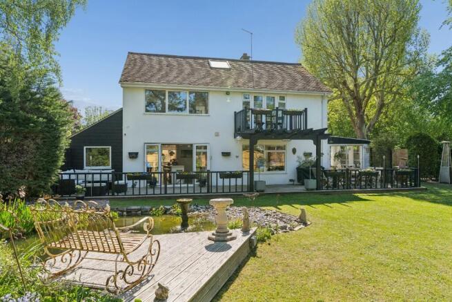 4 bed property, in Woodfield road, £900,000