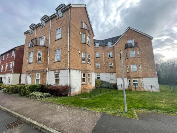 2 bed property, in Morning Star Road, £145,000