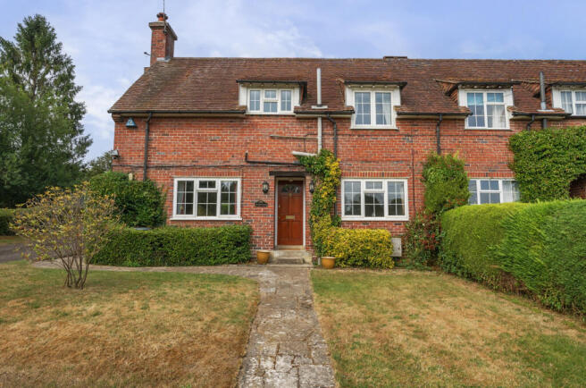 3 bed property, in Ladycroft, £580,000