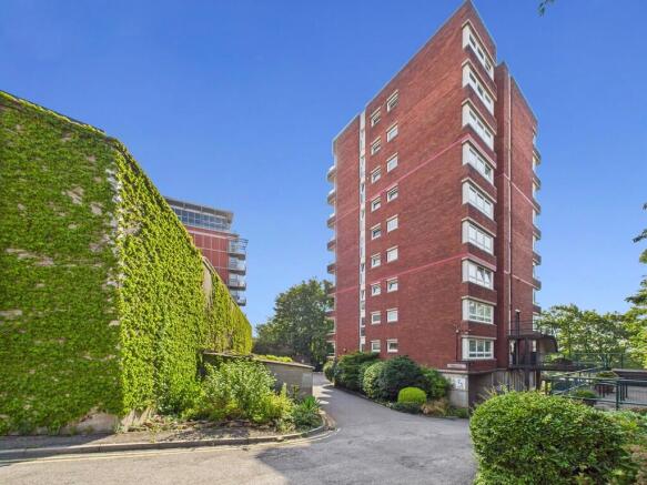 Studio, in Irving House, £174,950