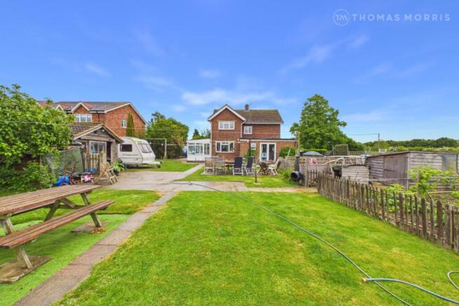 4 bed property, in Biggleswade Road, £550,000