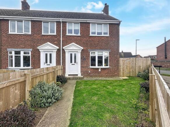 3 bed property, in Headlands Road, £167,950