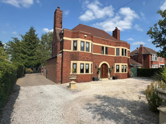 4 bed property, in Bawtry Road, £400,000