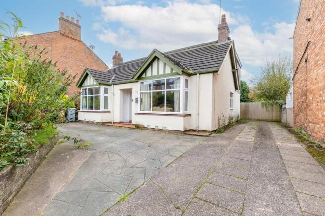3 bed property, in London Road, £315,000