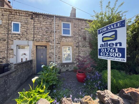 2 bed property, in Radstock Road, £244,500