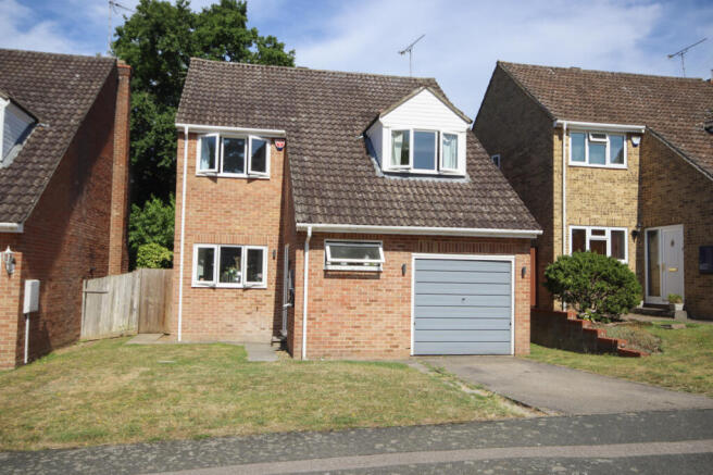 4 bed property, in Parker Close, £475,000