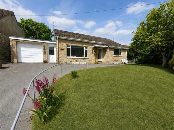 4 bed property, in Over Stratton, £450,000