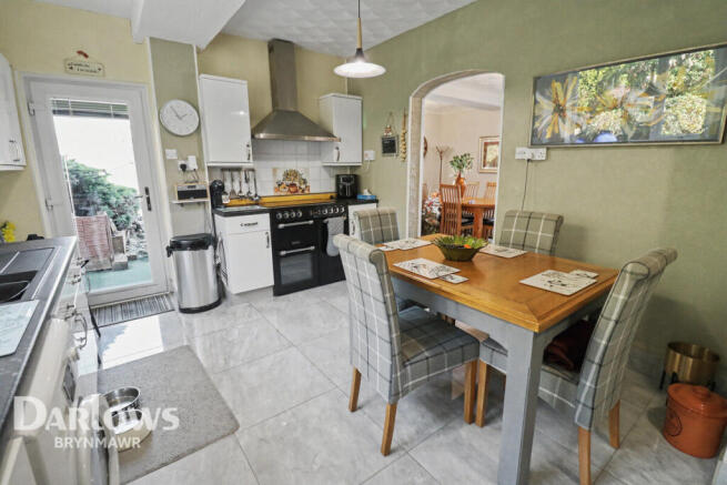 3 bed property, in York Avenue, £320,000