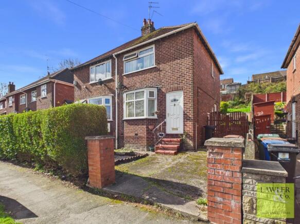 2 bed property, in Hazelwood Road, £150,000