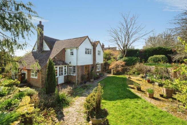 4 bed property, in Fontridge Lane, £900,000