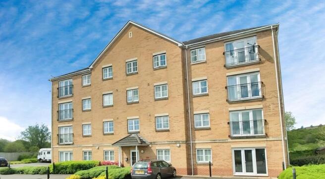 2 bed property, in Sword Hill, £113,500