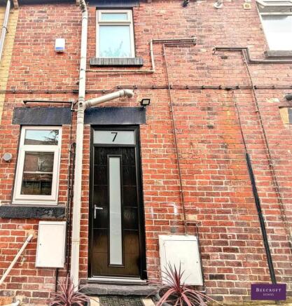 1 bed property, in Mona Street, £108,000