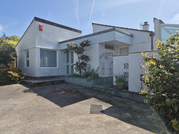 4 bed property, in Budock Vean Lane, £795,000