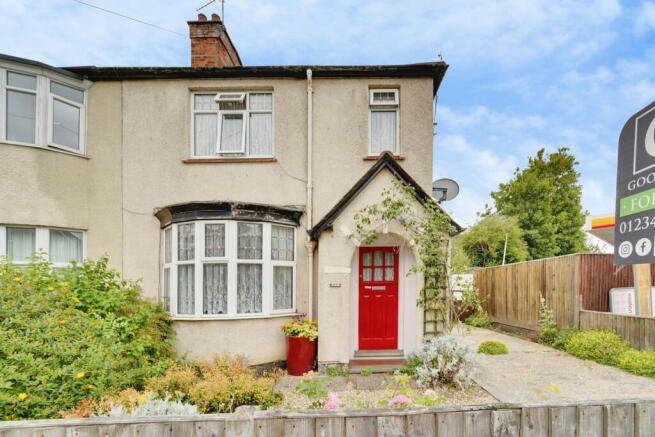 2 bed property, in Bunyan Road, £300,000