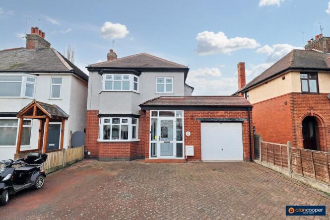 3 bed property, in Greenmoor Road, £269,500