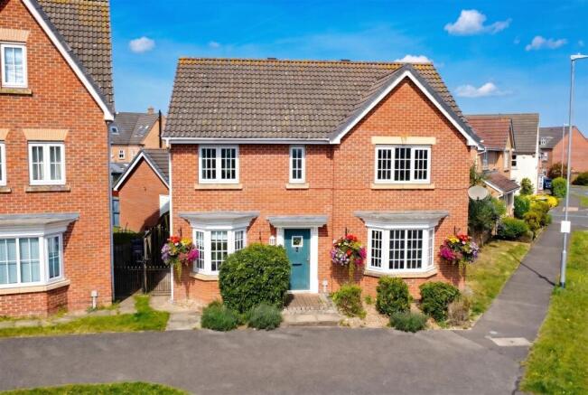 4 bed property, in Claudius Road, £300,000