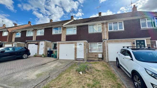 3 bed property, in Sandown Way, £335,000