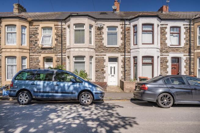 3 bed property, in Alma Street, £260,000