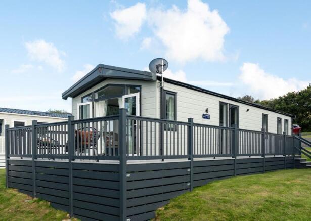 2 bed property, in Sandymouth 6 Hedley Wood Holiday Park, £50,000