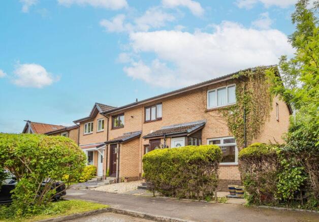 2 bed property, in 87 Double Hedges Park, £160,000
