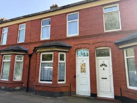 2 bed property, in Durham Street, £110,000