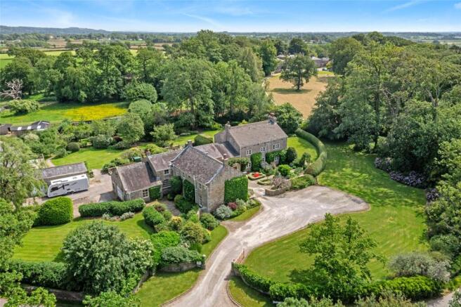 7 bed property, in Stony Lane, £1,950,000