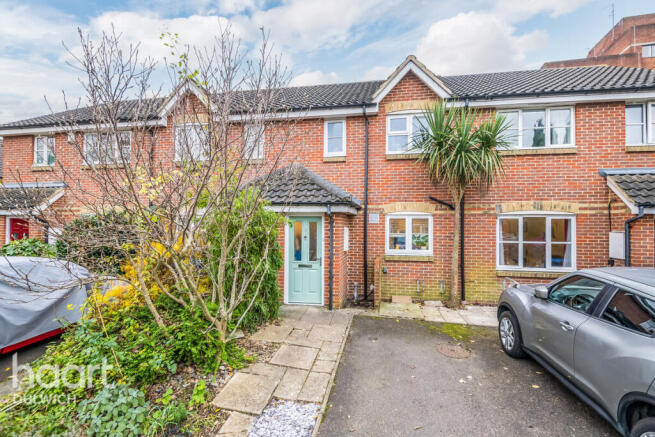 2 bed property, in Shaw Road, £650,000